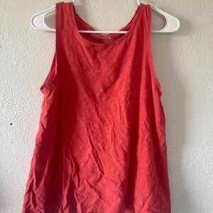 Womens Medium Flowy Tank Top